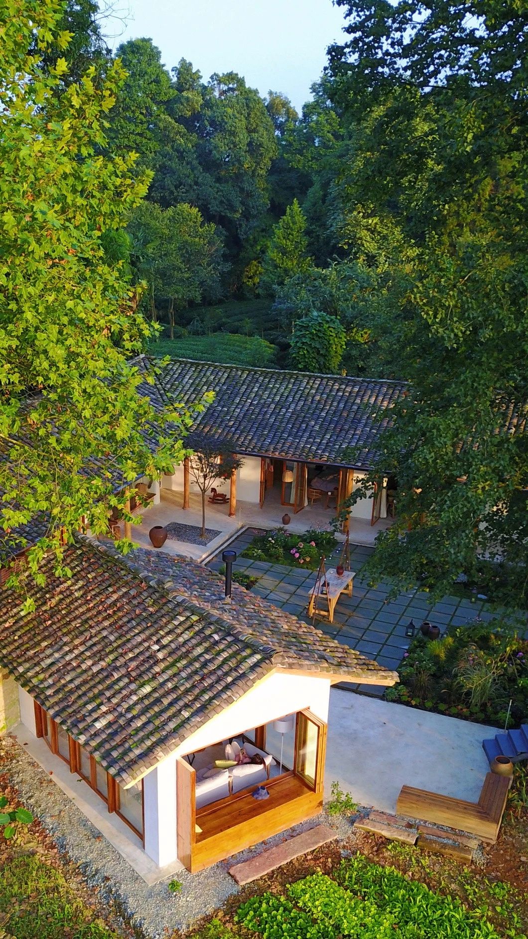 一所茶園里的民宿，過著鄉(xiāng)下悠閑愜意的日子