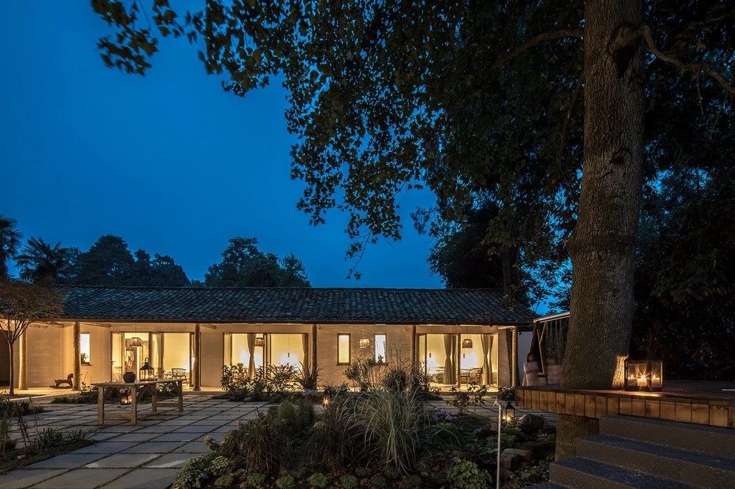 一所茶園里的民宿，過著鄉(xiāng)下悠閑愜意的日子