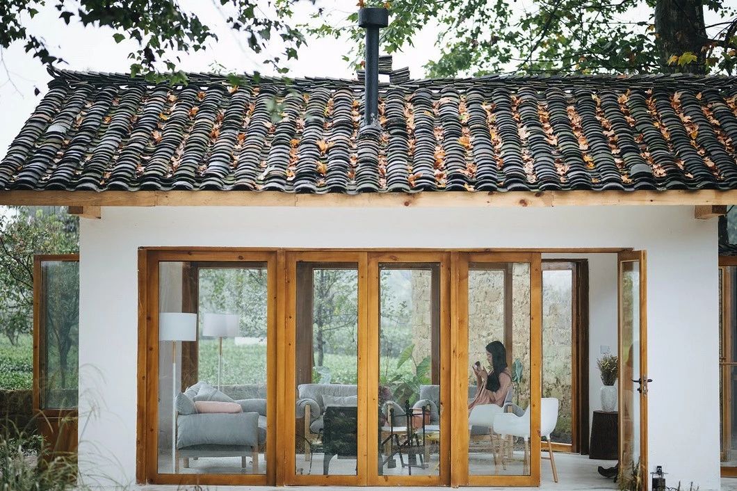 一所茶園里的民宿，過著鄉(xiāng)下悠閑愜意的日子