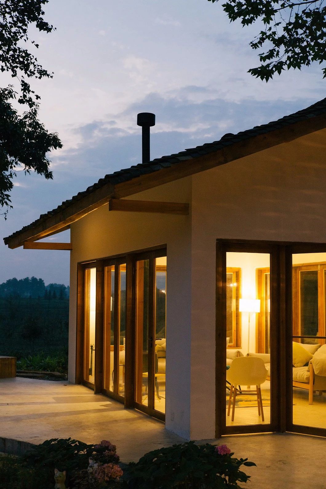 一所茶園里的民宿，過著鄉(xiāng)下悠閑愜意的日子