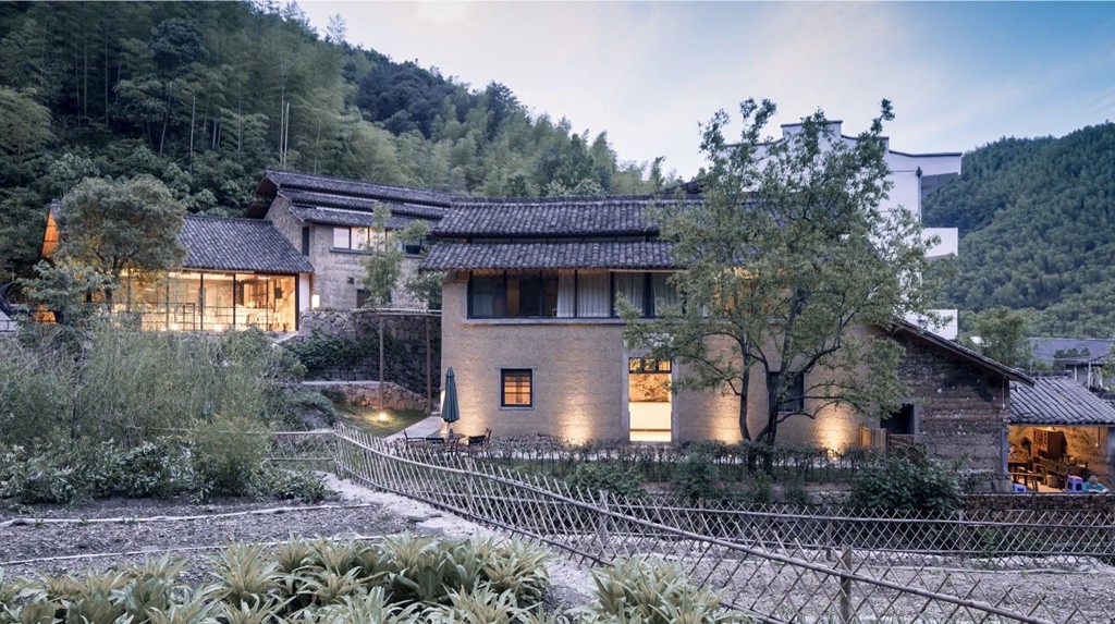 安吉·仁里息心廬，擁泉而居枕山而眠!