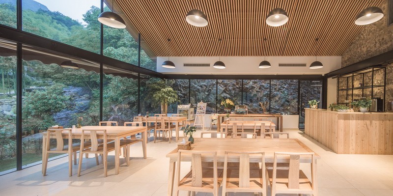 安吉·仁里息心廬，擁泉而居枕山而眠!