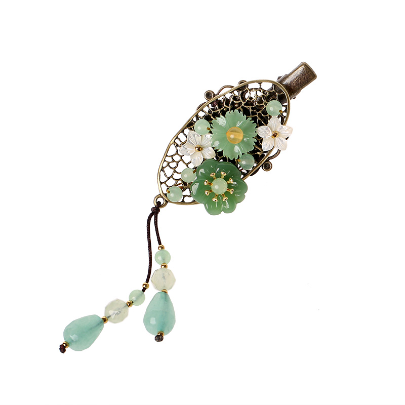 一款淡綠系的古銅發(fā)夾，優(yōu)雅別致古風(fēng)頭飾