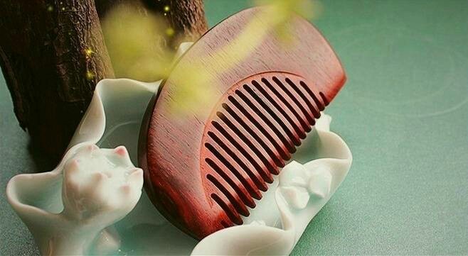 一組古風(fēng)梳子飾品，品味古典韻味之美