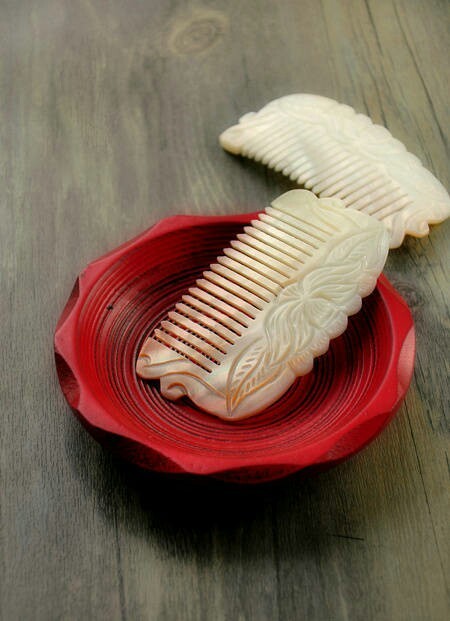 一組古風(fēng)梳子飾品，品味古典韻味之美