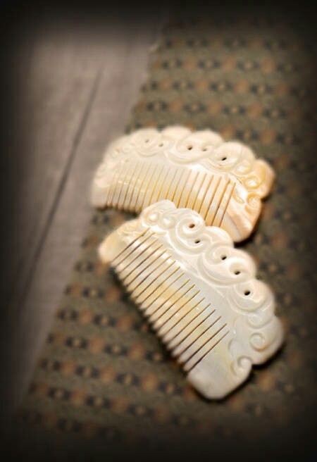 一組古風(fēng)梳子飾品，品味古典韻味之美