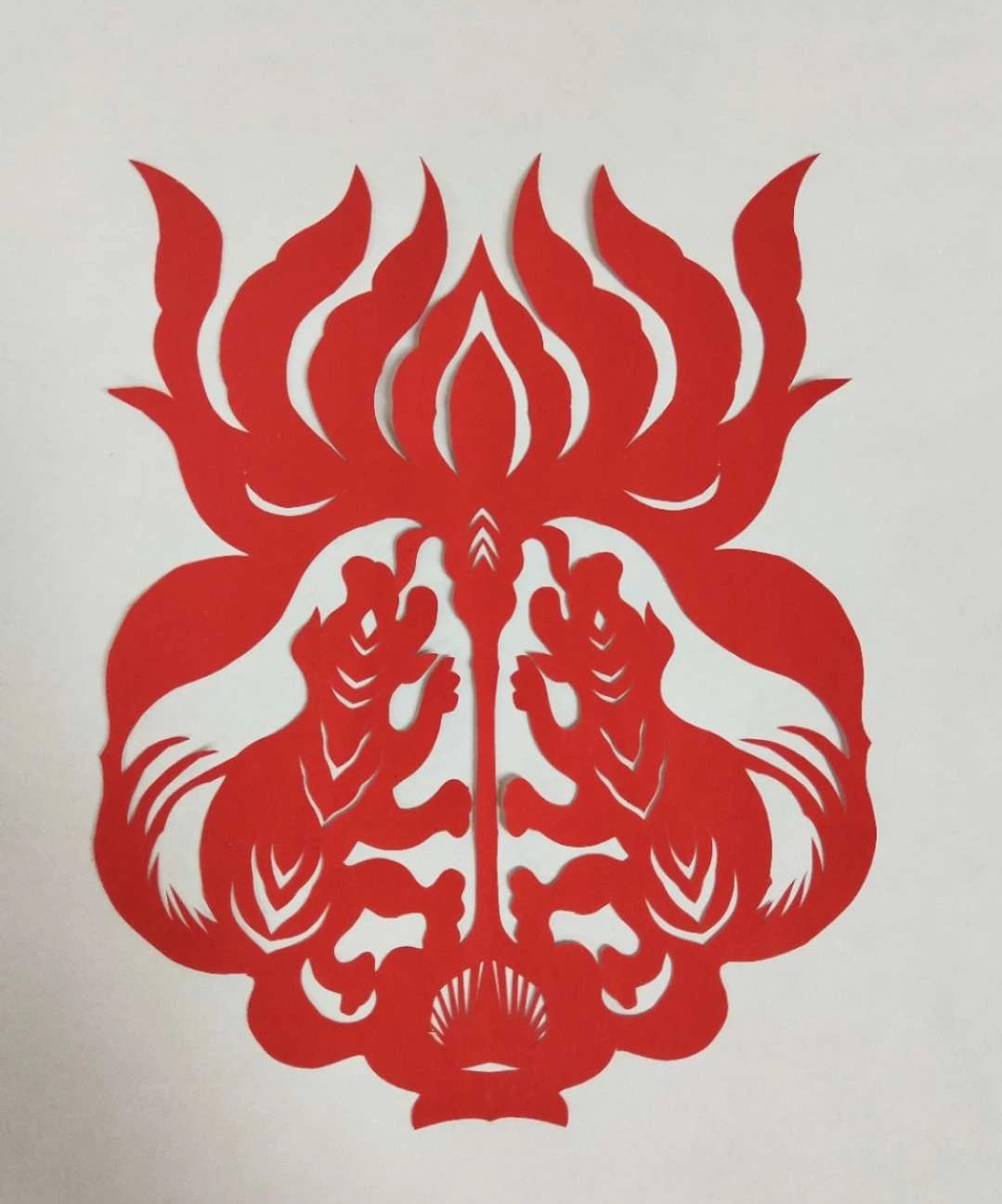 纖手巧剪妙生肖，韓春霞十二生肖剪紙作品