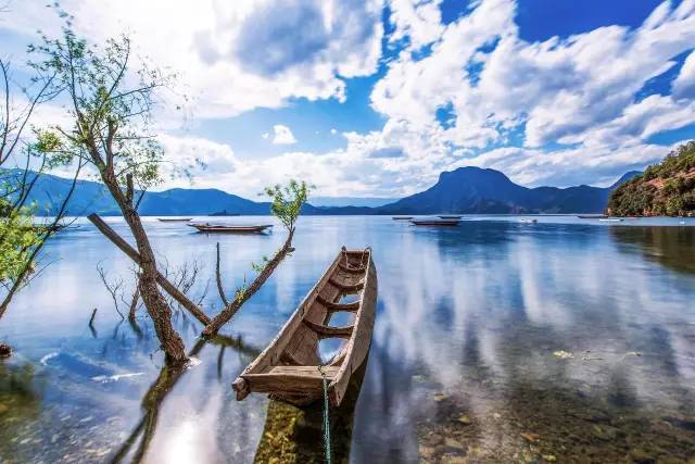 瀘沽湖新中式風(fēng)格民宿，等風(fēng)·半山