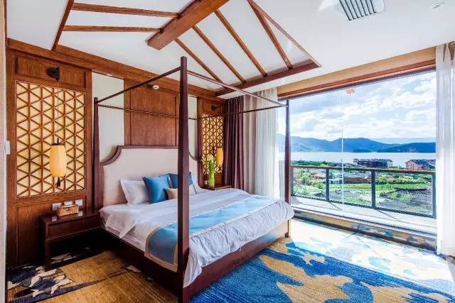 瀘沽湖新中式風(fēng)格民宿，等風(fēng)·半山