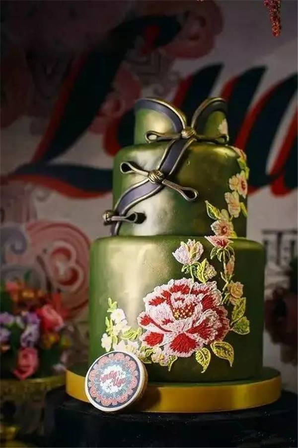 當(dāng)?shù)案庥錾霞壹褬肺膶W(xué)