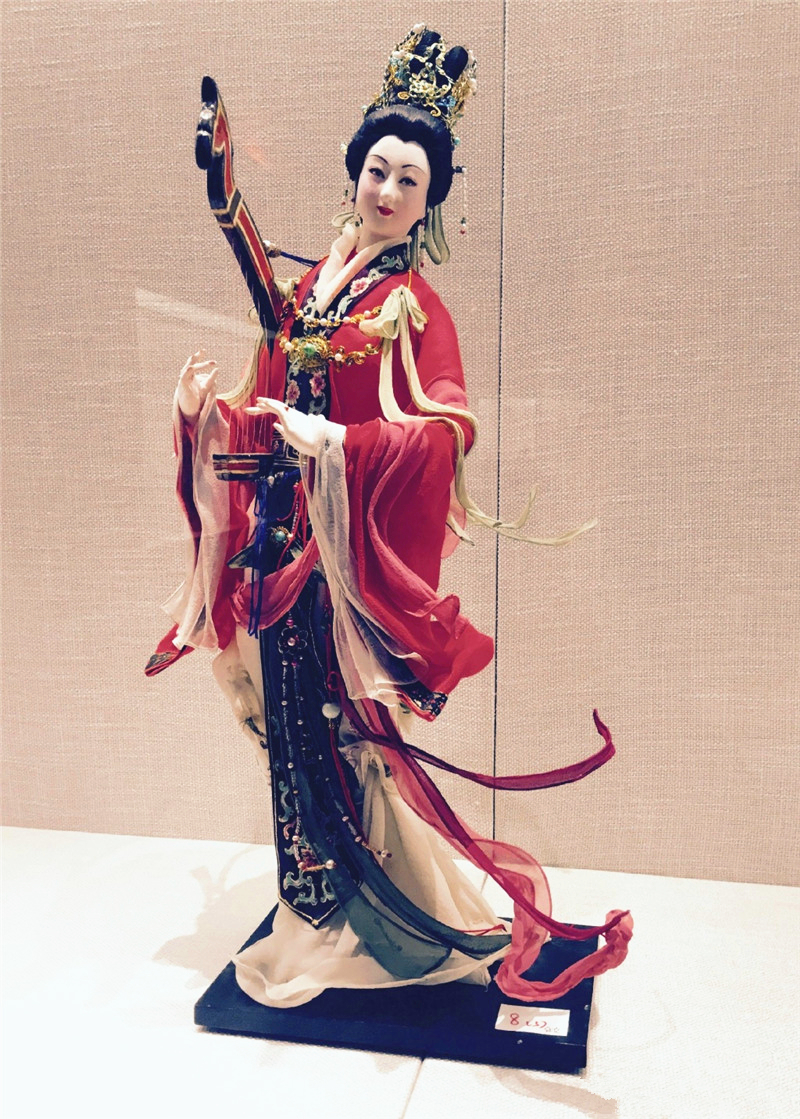 中國(guó)傳統(tǒng)工藝品，絹人