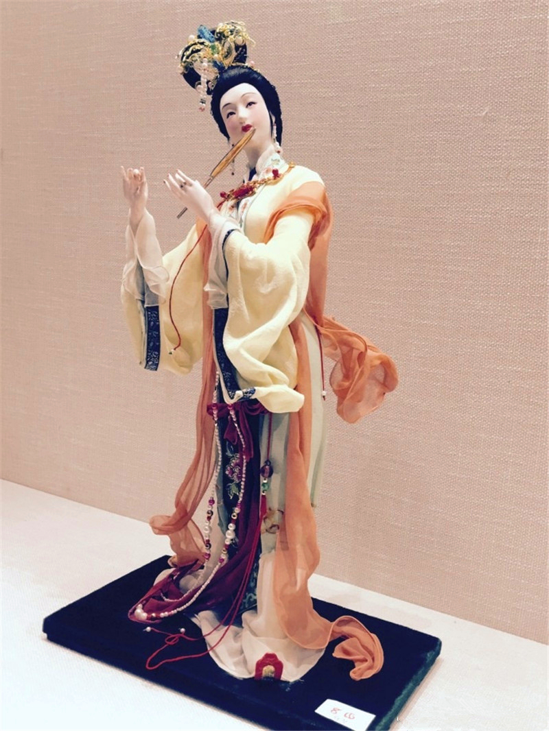 中國(guó)傳統(tǒng)工藝品，絹人