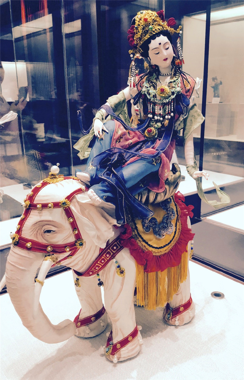 中國(guó)傳統(tǒng)工藝品，絹人