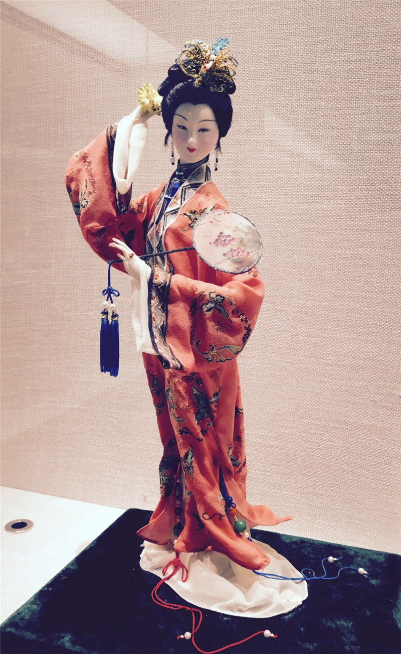 中國(guó)傳統(tǒng)工藝品，絹人