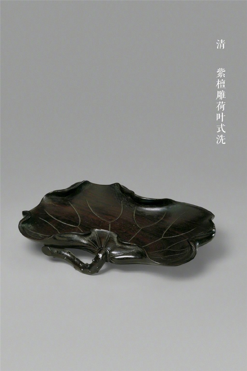 古典精巧的荷葉式器皿