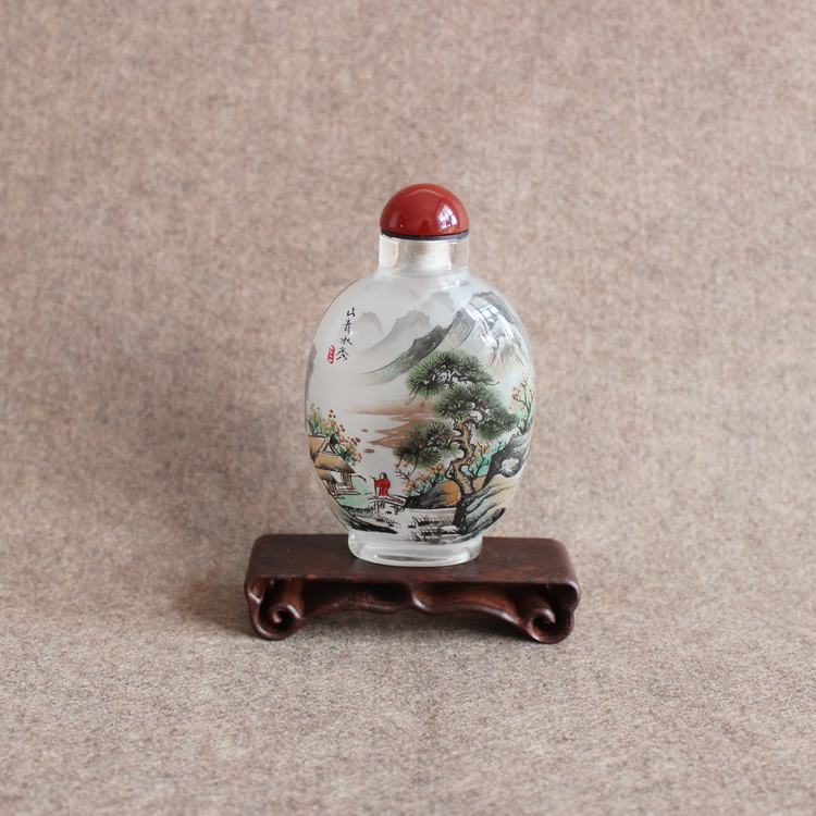 中國傳統(tǒng)藝術精美內畫鼻煙壺