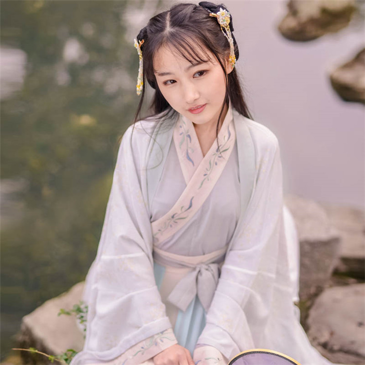 漢服日常女裝繡花交領襦裙大袖衫