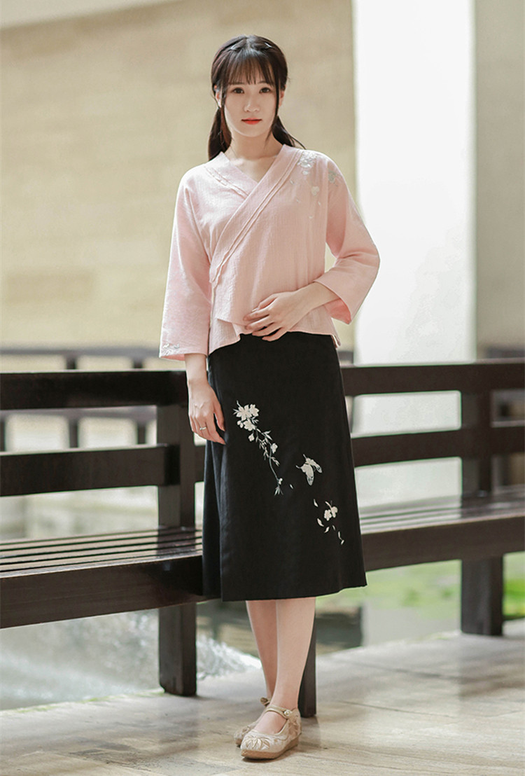 家佳樂文學(xué)設(shè)計刺繡漢元素交領(lǐng)棉麻上衣