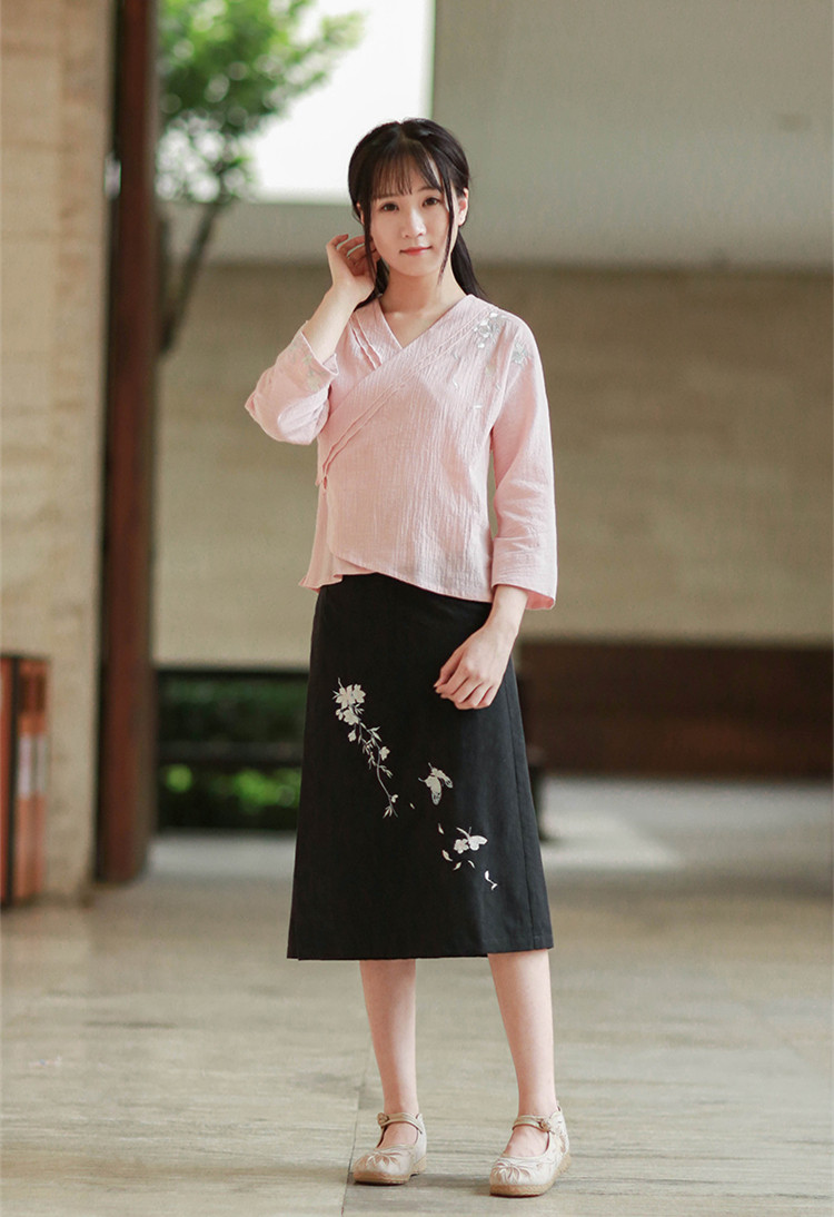 家佳樂文學(xué)設(shè)計刺繡漢元素交領(lǐng)棉麻上衣