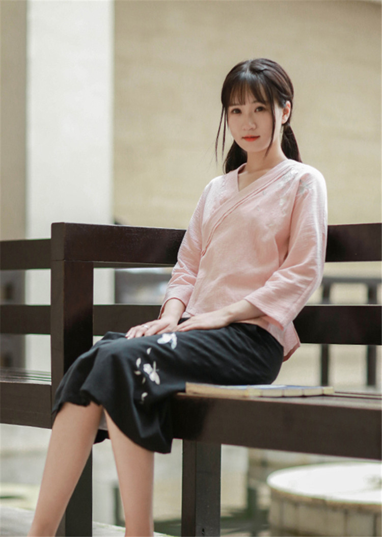 家佳樂文學(xué)設(shè)計刺繡漢元素交領(lǐng)棉麻上衣