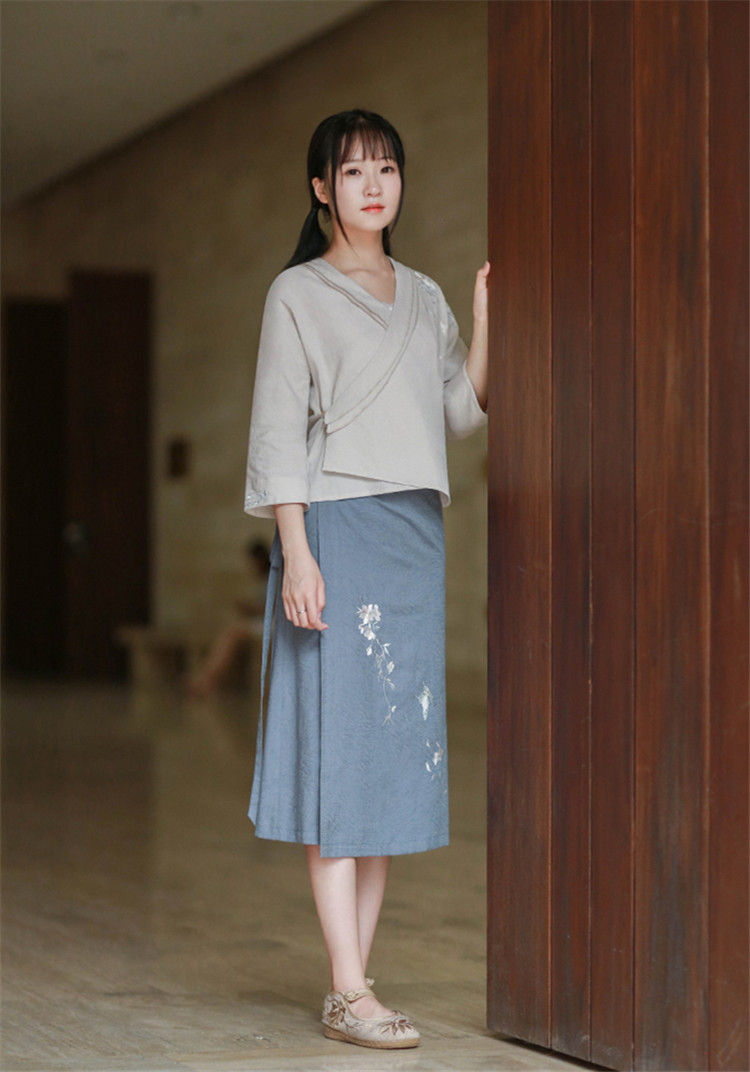 家佳樂(lè)文學(xué)設(shè)計(jì)刺繡漢元素交領(lǐng)棉麻上衣