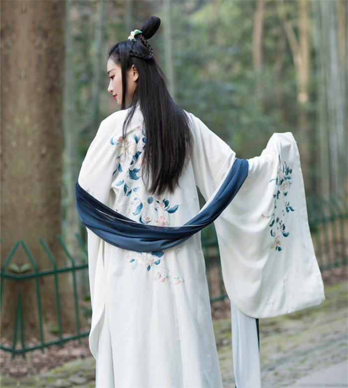 家佳樂文學(xué)傳統(tǒng)漢服女裝大袖衫繡花上衣