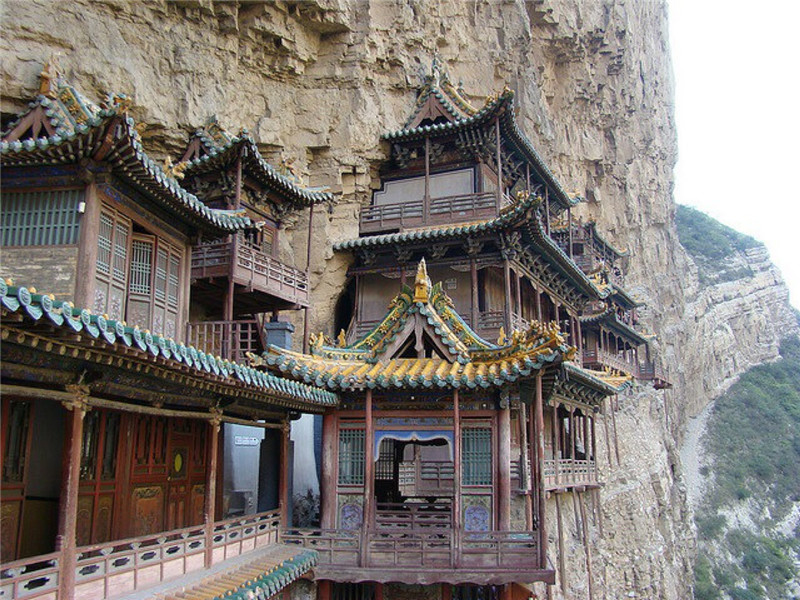 懸空寺半天高，三根馬尾空中吊