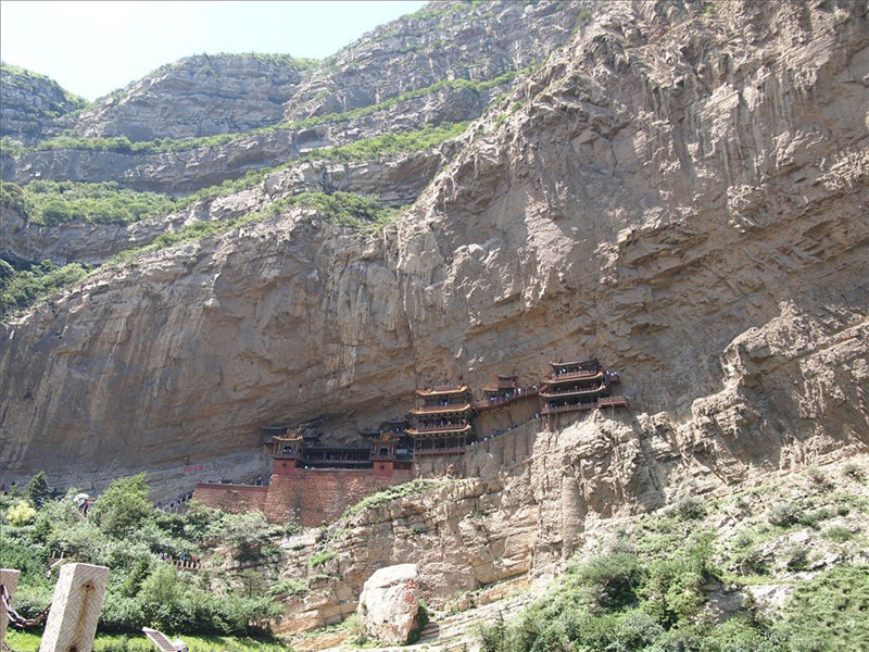 懸空寺半天高，三根馬尾空中吊