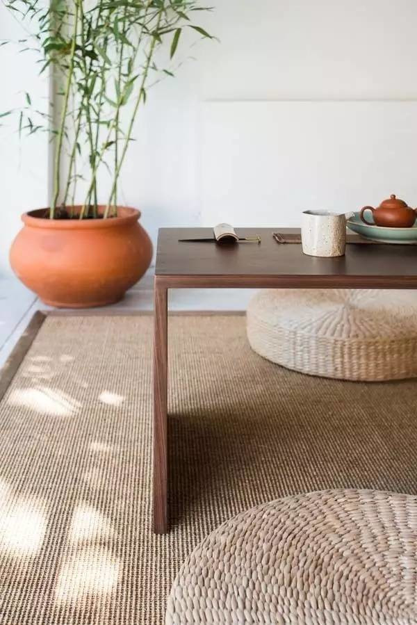 品茶牌佛之常用物，蒲團(tuán)