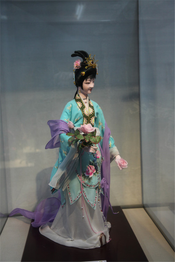 中國(guó)傳統(tǒng)手工工藝絹人欣賞