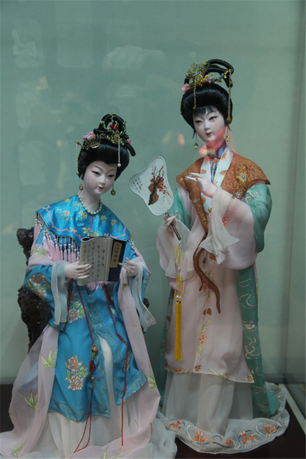 中國(guó)傳統(tǒng)手工工藝絹人欣賞