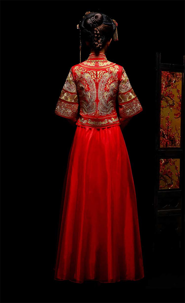 新娘中式紅裝禮服，龍鳳繡花唐裝