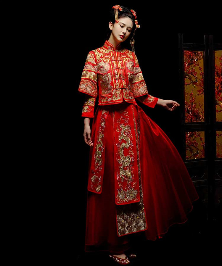 新娘中式紅裝禮服，龍鳳繡花唐裝