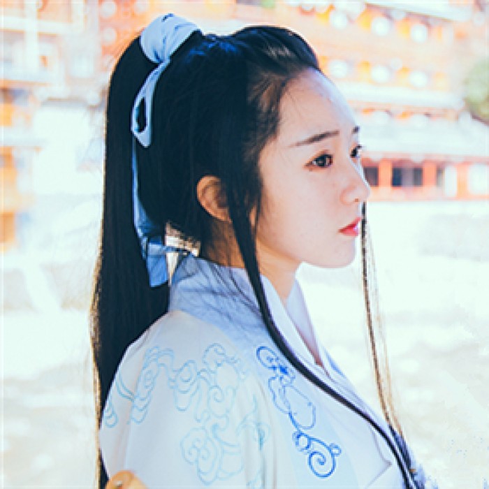 英氣瀟灑女子古風(fēng)頭像，古典真人頭像