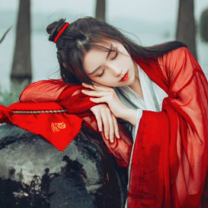 英氣瀟灑女子古風(fēng)頭像，古典真人頭像