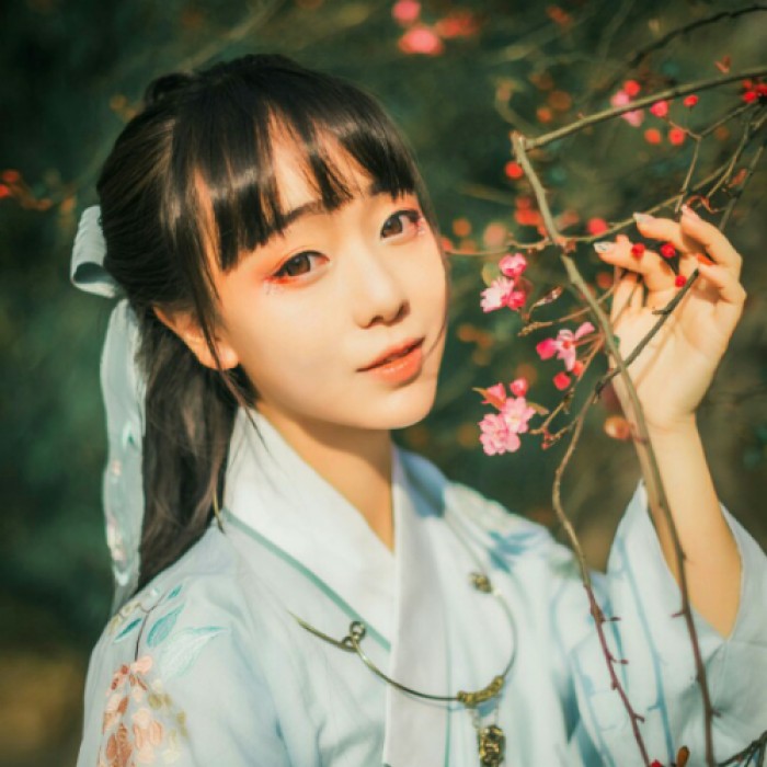 淡雅古裝女子頭像，清幽古風頭像真人