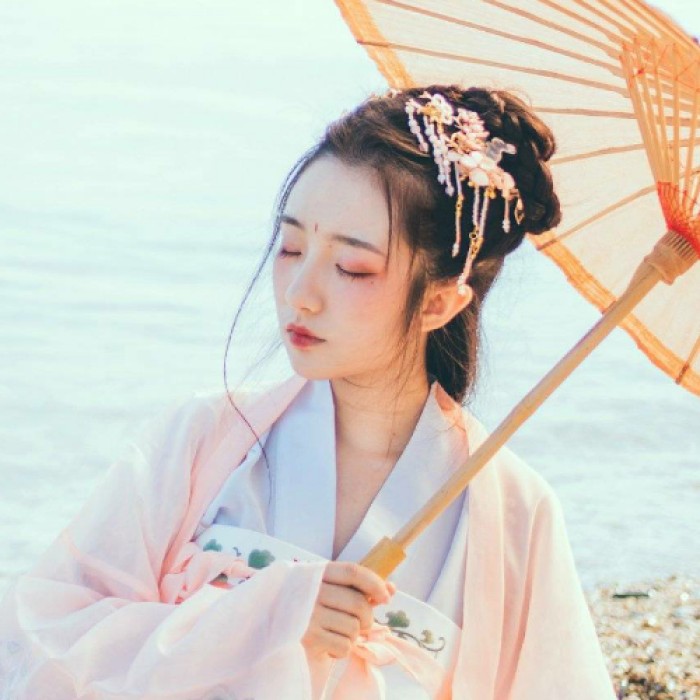 淡雅古裝女子頭像，清幽古風頭像真人