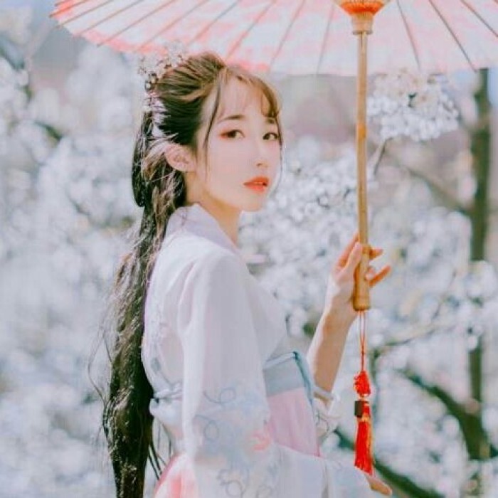 俏麗女子真人古風(fēng)頭像，婉風(fēng)流轉(zhuǎn)女生頭像