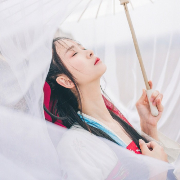 俏麗女子真人古風(fēng)頭像，婉風(fēng)流轉(zhuǎn)女生頭像