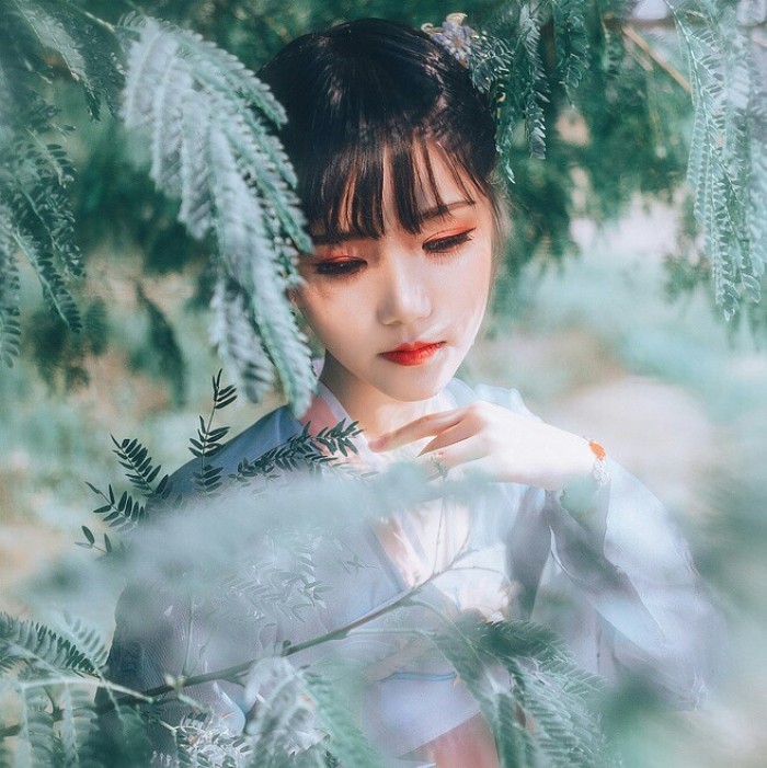 嬌俏女子古風唯美頭像，淡掃峨眉真人女生頭像
