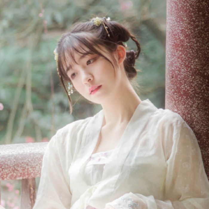 嬌俏女子古風唯美頭像，淡掃峨眉真人女生頭像