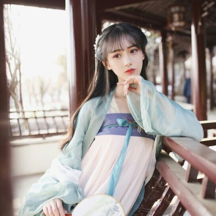 粉妝玉琢的女子古風(fēng)頭像，家佳樂文學(xué)女生頭像