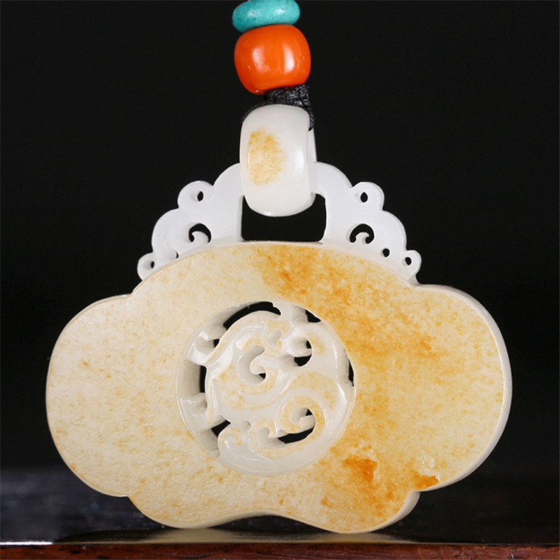 新疆和田羊脂玉龍騰掛件，龍騰富貴財(cái)源滾滾