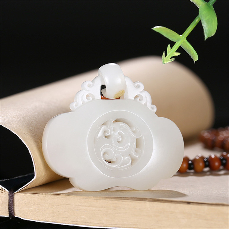 新疆和田羊脂玉龍騰掛件，龍騰富貴財(cái)源滾滾