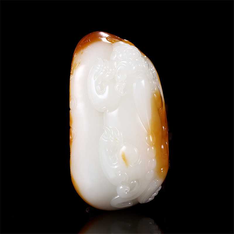 瑞獸納吉新疆和田玉手把件，精致白玉籽料雕刻