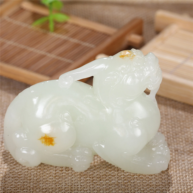 貔貅和田玉手把件，天然籽料真皮手玩件