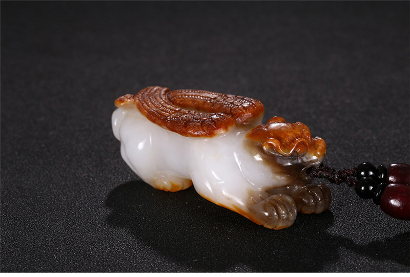 神獸飛虎手把件掛件，天然白玉手玩件玉石小擺