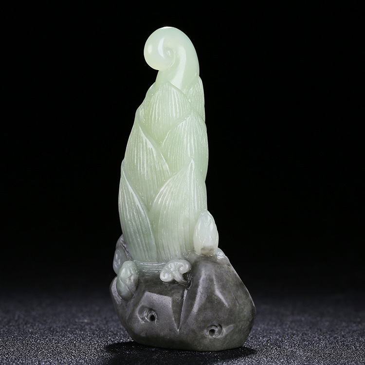 竹筍和田翠青玉掛件，天然玉石吊墜