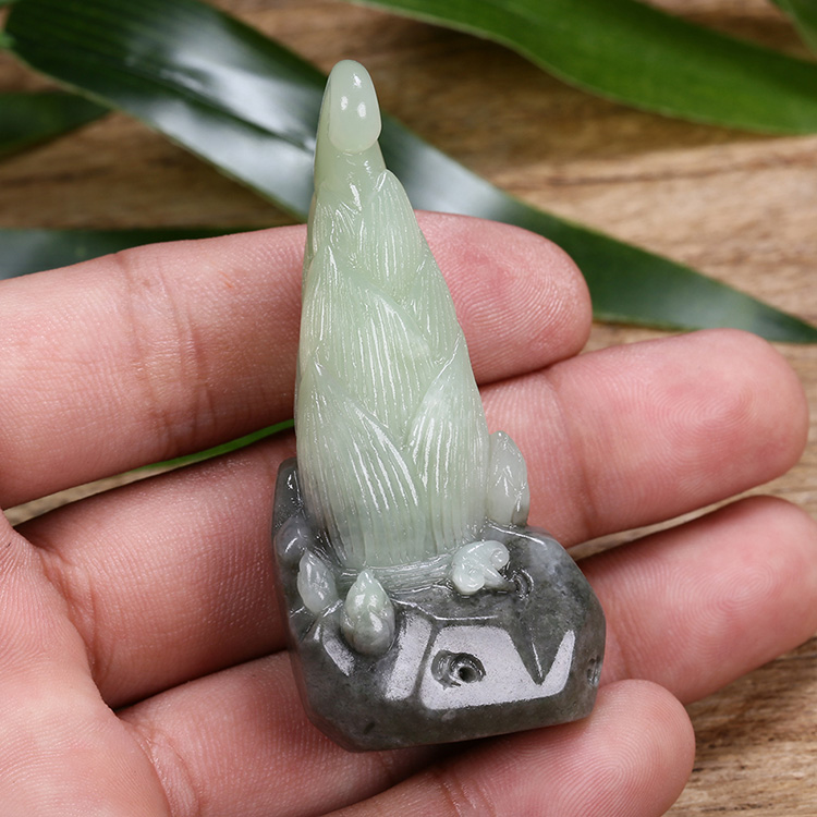 竹筍和田翠青玉掛件，天然玉石吊墜