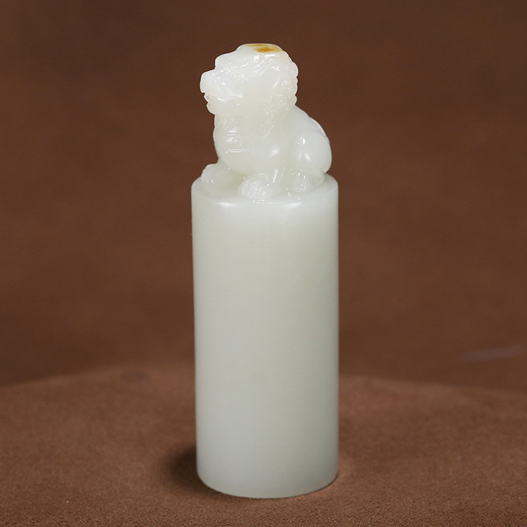 獅子和田玉手把件印章，天然玉石小巧擺件